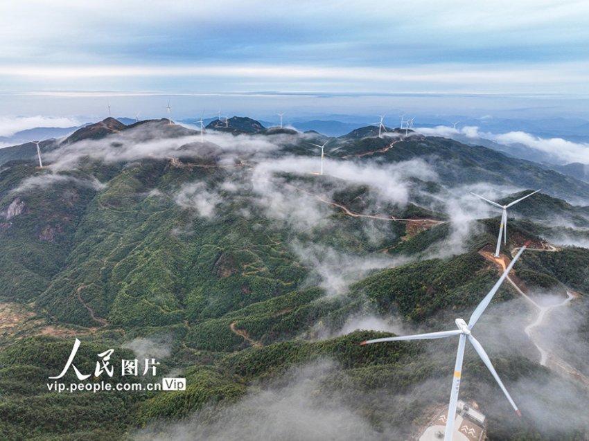 周润发:身材苗条活力满满,名利淡泊追求真价值!