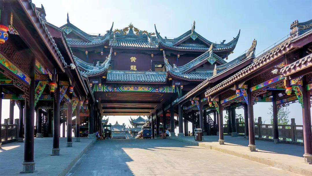 窃贼主动走进派出所睡觉，民警一眼认出当场抓获